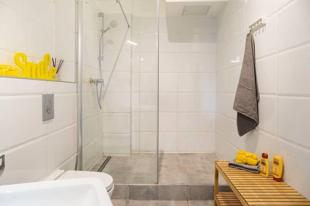 Ganze Wohnung, Modern Apartment in Berlin Charlottenburg for up to 4 Guests in Charlottenburg Berlin, Berlin