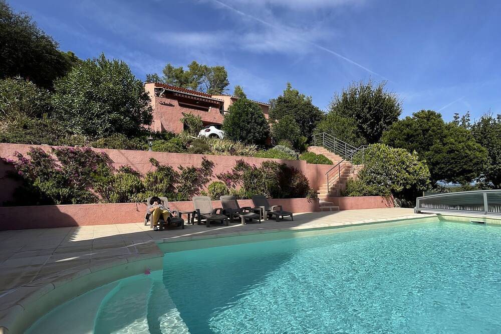 Villa Provençale Avec Piscine in Le Cannet-des-Maures, Draguignan region