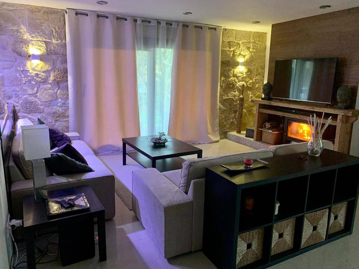 Villa Raices. Agradable casa con piscina in Baiona, Costa de Galicia