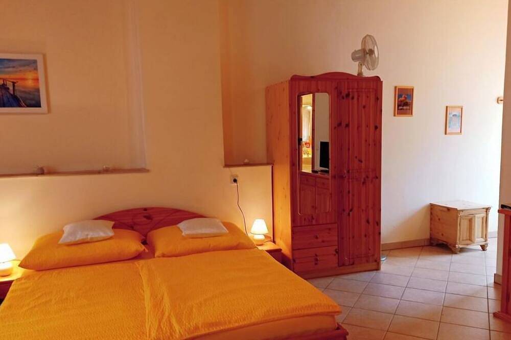 Ganze Wohnung, Appartment Nr. 1: 1 Schlafraum, Dusche, Badew. Wc - Alte Mühle in Rust (Burgenland), Leithaberg