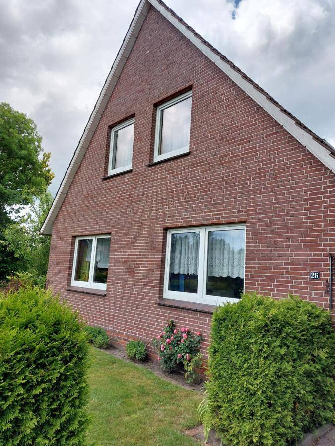 Ferienhaus für 6 Personen, mit Terrasse und Garten in Apen