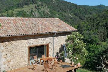 Cottage pour 2 personnes, avec jardin à Labatie-d'Andaure