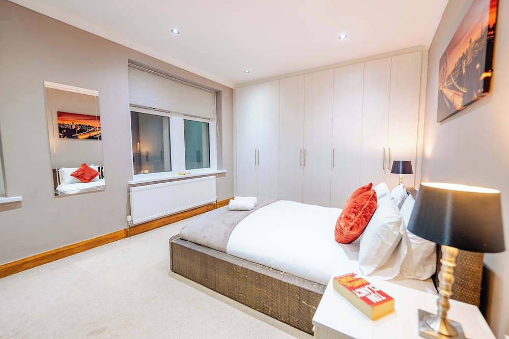 Modern 4Br Home - Garden & Hot Tub in Cardiff, Cardiff region