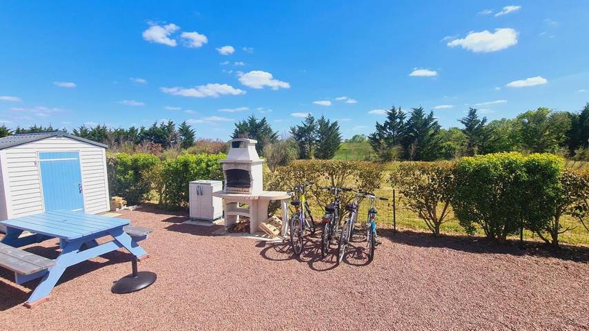 Location de vacances pour 6 personnes, avec jardin ainsi que vue et piscine dans Marennes-Plage - 2