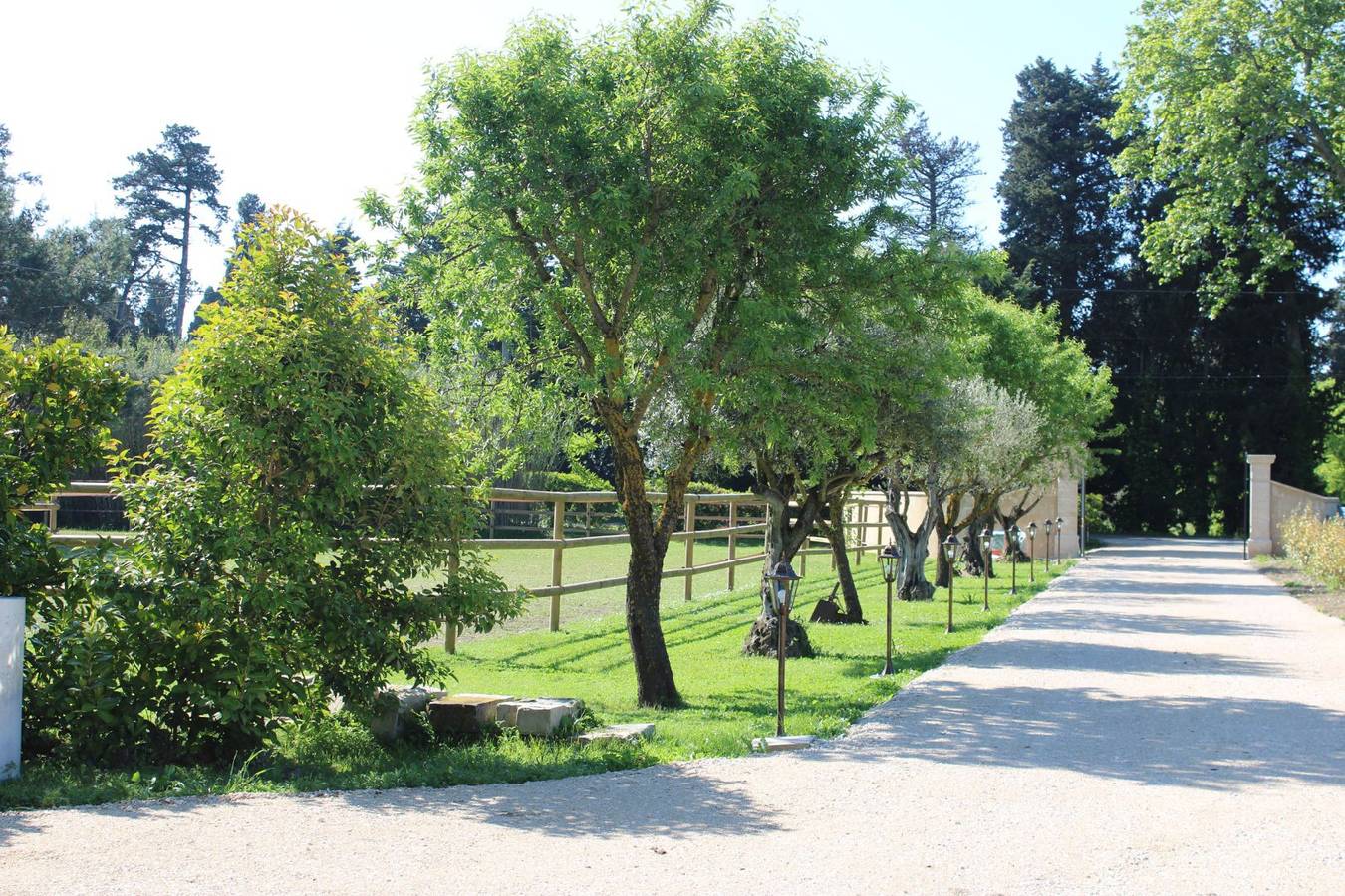 Le Mas des Fontaines Chambres d'hôtes d'exception - Chambre Lacoste in Châteaurenard, Région d'Arles