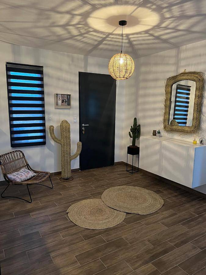 Location de vacances pour 5 personnes, avec terrasse et jardin à Montamisé - 3