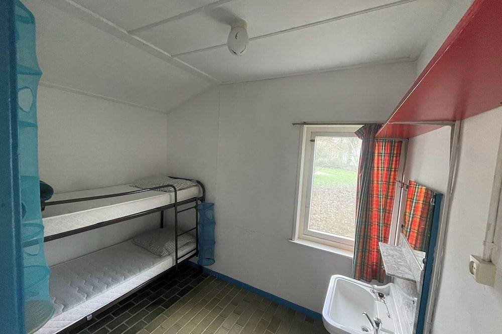 6 persoons authentiek vakantiehuisje op unieke locatie en 5 min lopen van strand in Vrouwenpolder, Walcheren