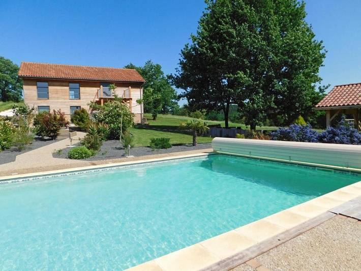 Location de vacances pour 8 personnes, avec jardin et piscine ainsi que jacuzzi et sauna, adapté aux familles à Veyrines-de-Domme - 4