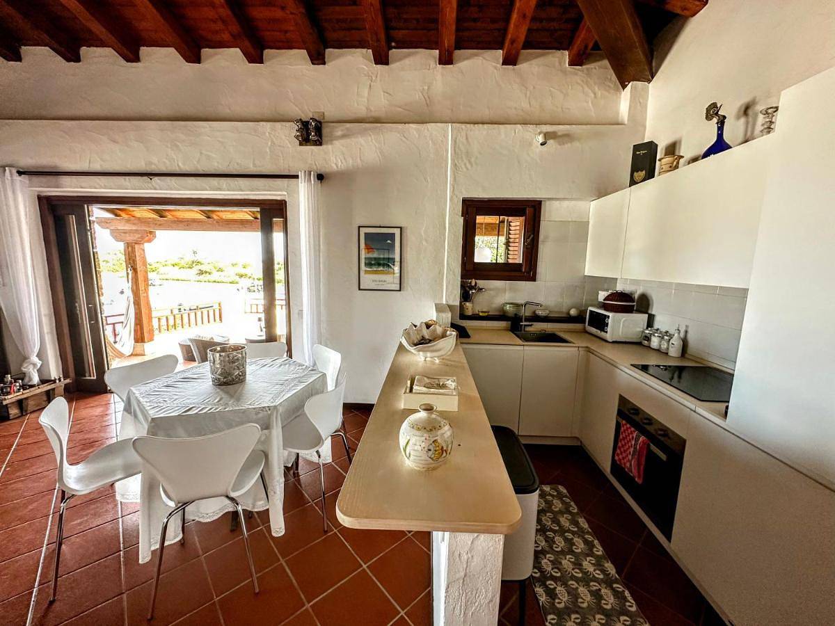Ganze Wohnung, Pearl Home - Sea View and 10 min from La Cinta and Lu Impostu Beach in Puntaldia, San Teodoro