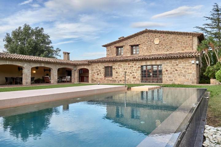 Casa rural para 14 personas, con piscina además de vistas y jardín, Se admiten mascotas en Bages - 2