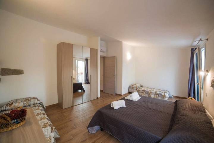 Maison d’hôte pour 5 personnes, avec terrasse dans Olbia - 3