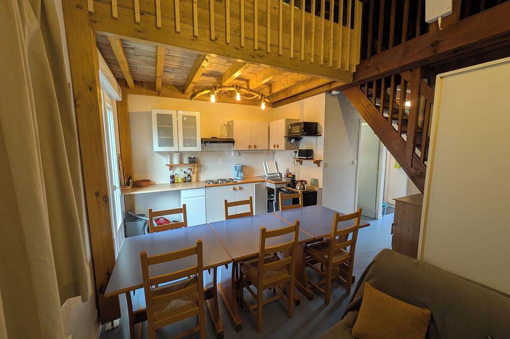 Appartement entier, Appartement montagne 6 places avec mezzanine : le refuge Arrecatte in Bielle (Pyrénées-Atlantiques), Béarn