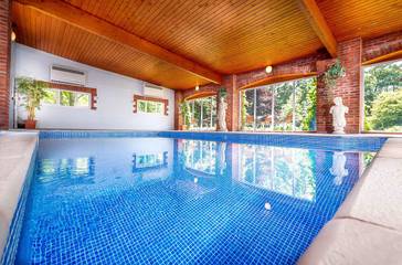 Villa With Pool for 15 People in South West England, Devon, Photo 2