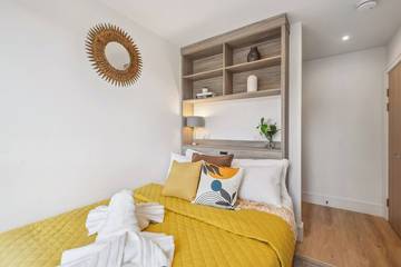 Apartment for 6 People in Kingston upon Thames, London, Photo 1