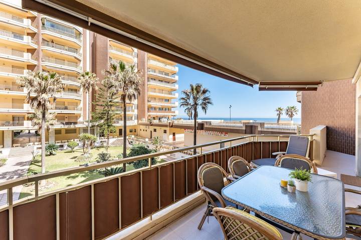 Ganze Wohnung, Ferienwohnung „Doña Sofía“ mit Meerblick, privaten Terrassen & Wlan in Playa del Castillo (Fuengirola), Fuengirola