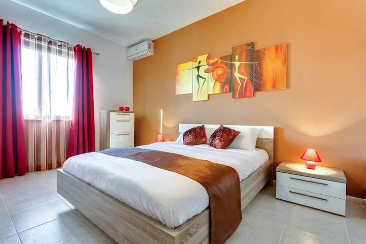 Gîte pour 6 personnes, avec jacuzzi et balcon dans Qawra