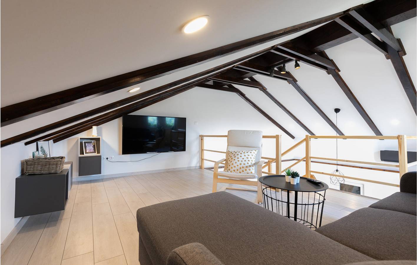 Gemütliche Ferienwohnung mit Pool und WLAN, 1,5 km vom Stadtzentrum von Slunj entfernt in Slunj, Karlovac und Umgebung