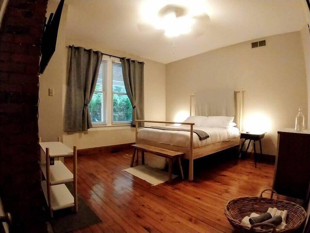 Ganze Wohnung, Herrliche Aussicht über den Rhein mit 3 Betten, vielen Parkplätzen und einem großen Garten! in Cincinnati, Hamilton County (OH)