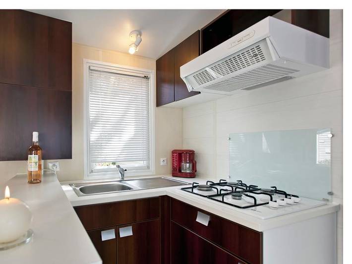 Camping pour 4 personnes, avec bassin pour enfant ainsi que jacuzzi et sauna, animaux acceptés à Grimaud - 4