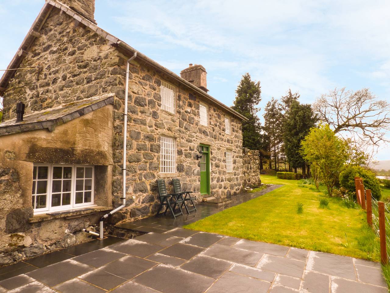 Ffynnon Gower in Llyn Tegid, Snowdonia
