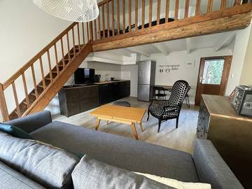 Gîte pour 4 personnes, avec terrasse dans Rhône