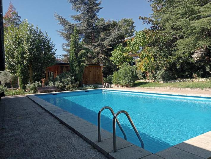 Casa rural para 4 personas, con Balcón y Terraza además de Jardín y Piscina en Becerril de la Sierra