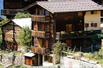Gîte pour 3 personnes, avec jardin et vue à Saint-Martin (Suisse)