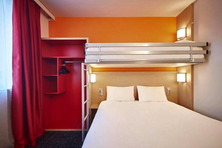 Hôtel pour 2 personnes, avec terrasse, animaux acceptés à Clermont-Ferrand - 3