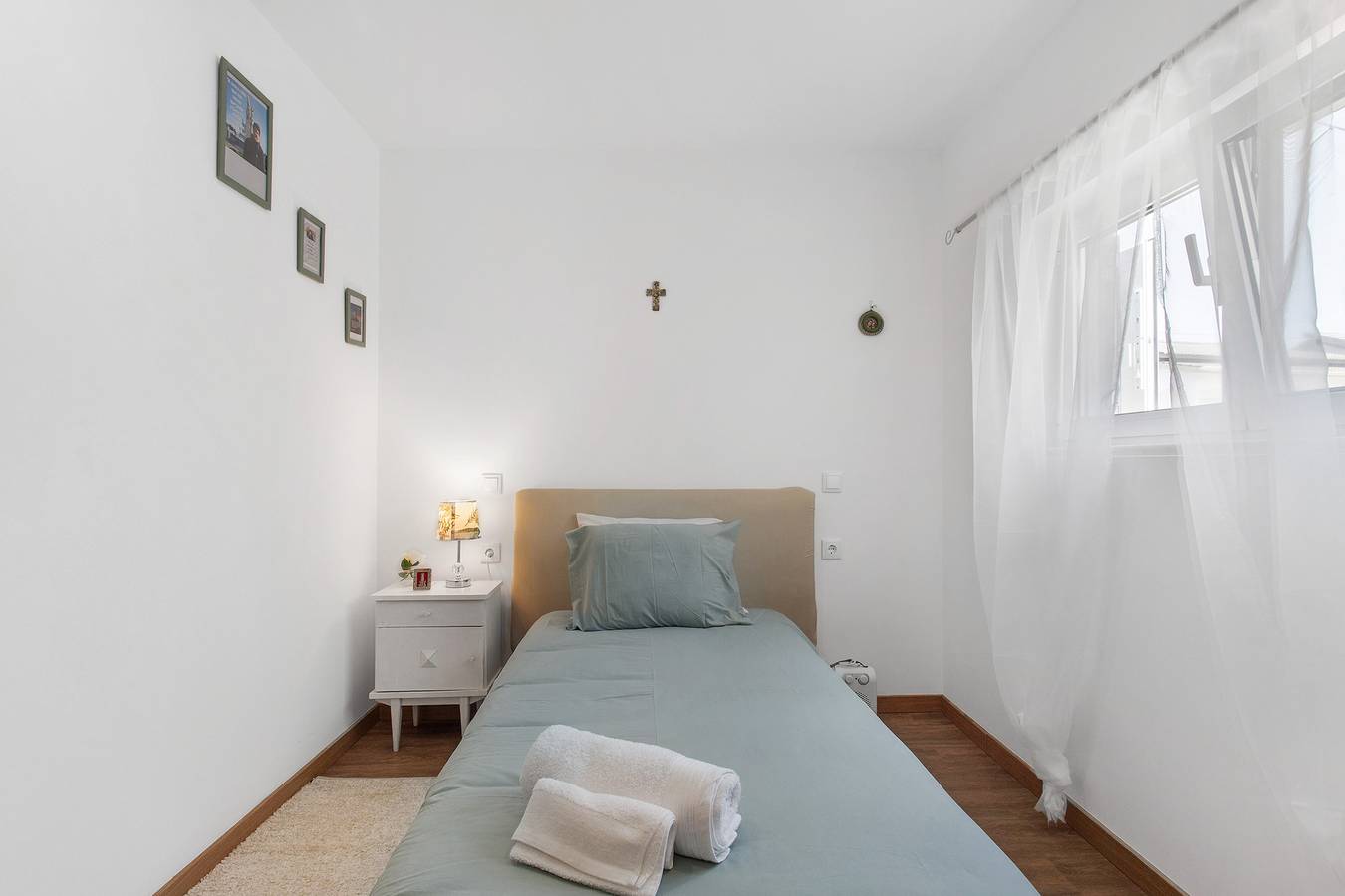 Zimmer 'Santo Carlo Acutis' mit Gemeinschaftsterrasse, Gemeinschaftsgarten und Wi-Fi in Fátima, Santarém Distrikt
