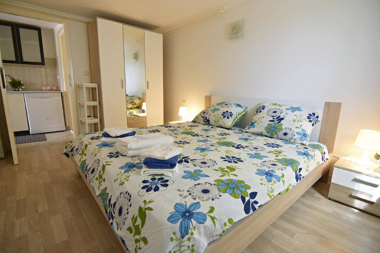 Ganze Ferienwohnung, Klimatisierte Wohnung in Savudrija mit Grill, Garten und Terrasse in Savudrija, Umag und Umgebung