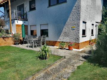 Ferienwohnung für 2 Personen, mit Terrasse und Garten, kinderfreundlich in Wierschem