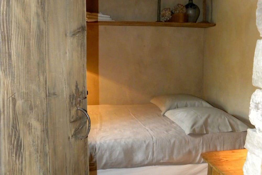 Entire apartment, Louise Stub In Alsacian Farmhouse With Garden Near Strasbourg in Rangen, Saverne region