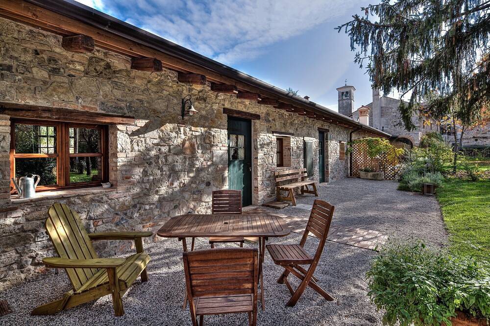 1. Casa antica in castello, giardino privato, mare vicino, tra Trieste e Venezia in Strassoldo, Cervignano del Friuli