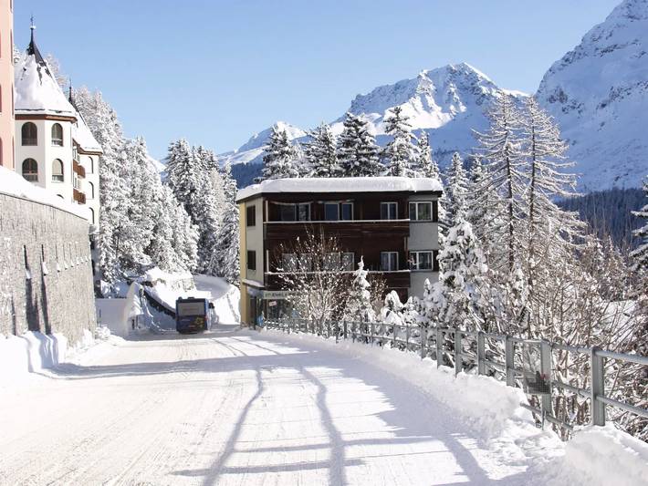Apartamento entero, 3 estancias 6 personas in Arosa (Grisones), Plessur alps