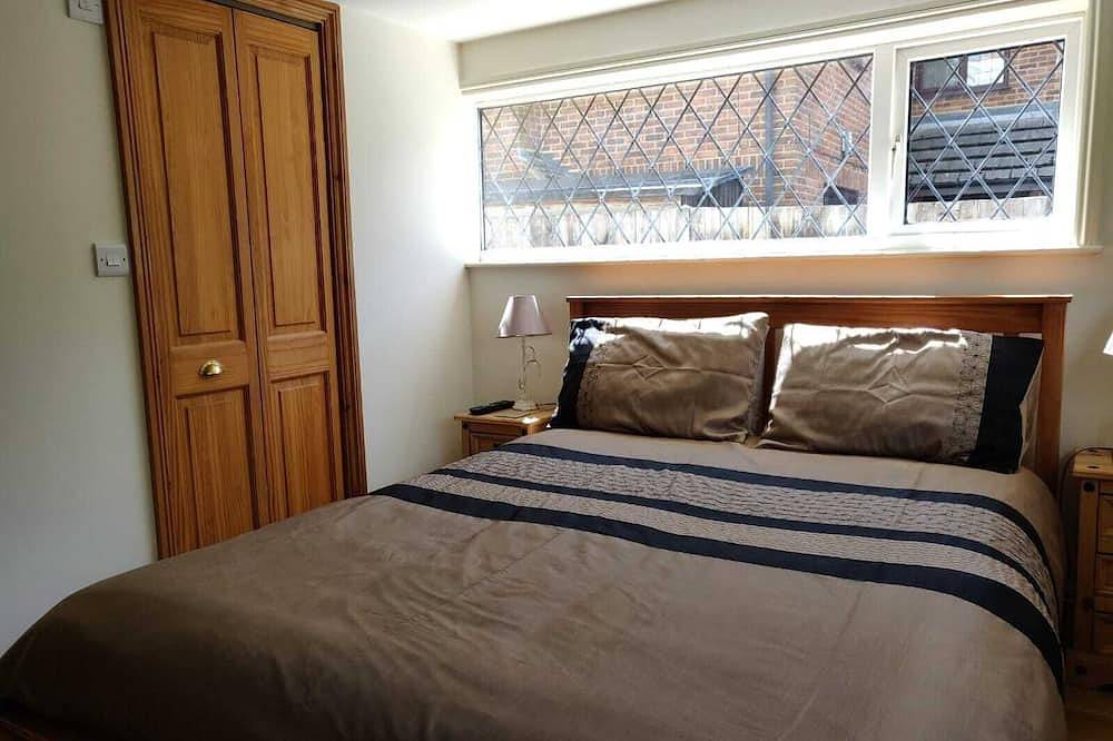 Cottage mit 4 Schlafzimmern und 4 Bädern, Parkplatz, Garten in der Nähe von St. Neots in Great Paxton, Cambridgeshire