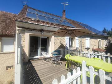 Gîte pour 5 personnes, avec terrasse, animaux acceptés à Saint-Laurent-du-Cros