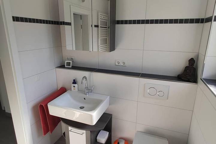 Ganze Wohnung, Ferienwohnung  zur \"Oberen Burg\" in Rheinbreitbach, Landkreis Neuwied