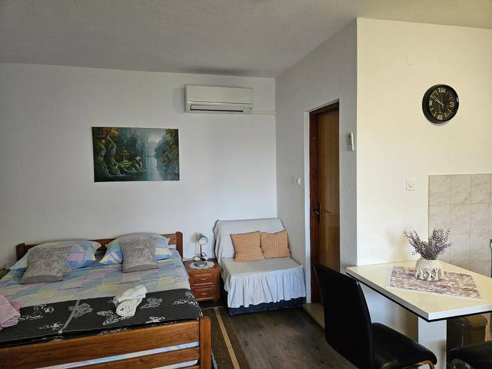 Studio für 2 Personen, mit Terrasse in Nin - 3