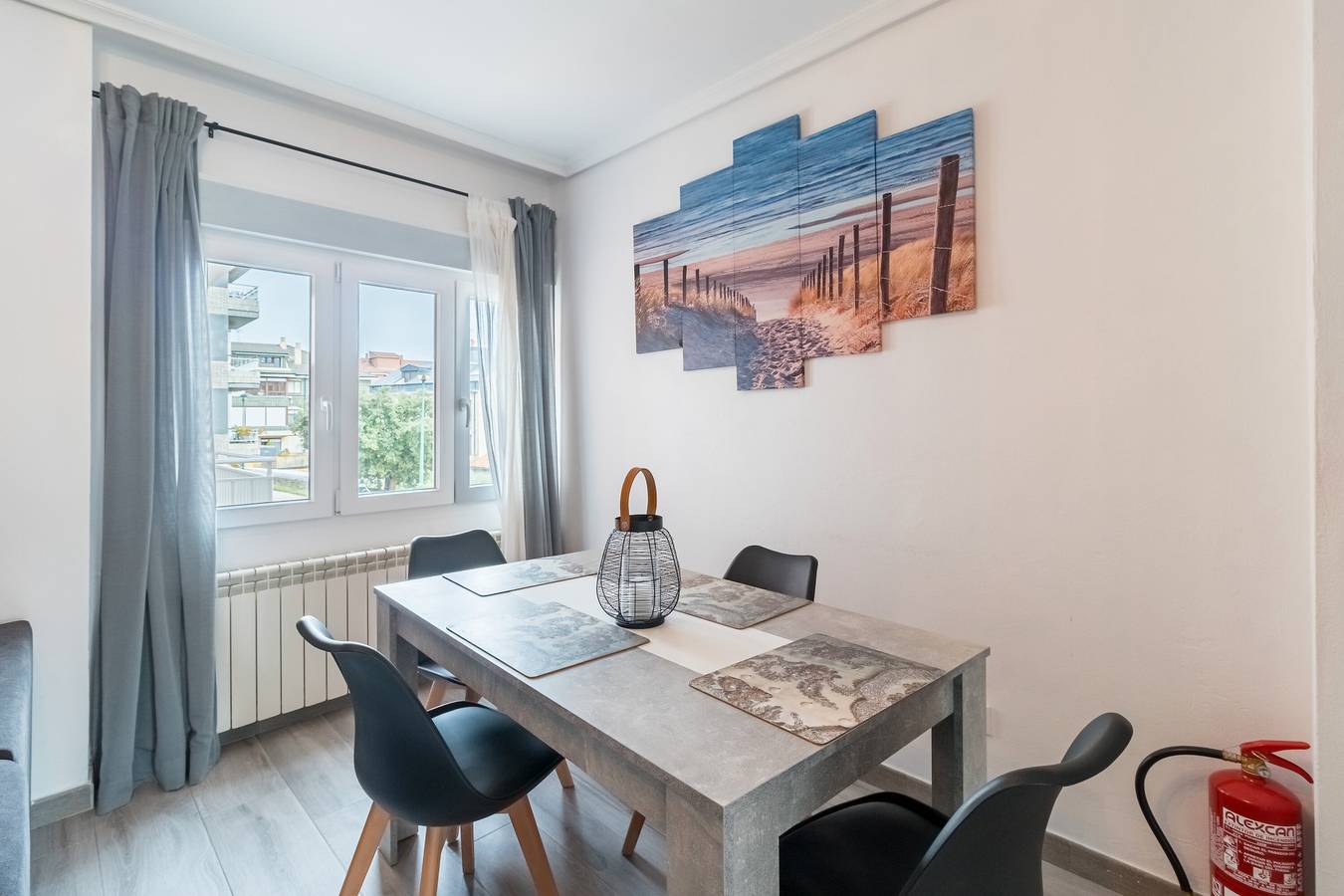 Entire apartment, Apartment 'Sol Luxury Céntrico' with Balcony and Wi-Fi in Suances, Cantabrian Coast