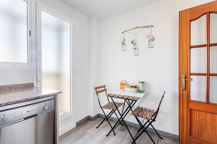 Ganze Wohnung, Ferienhaus „5 Minuten vom Zentrum Valencias“ mit Balkon, Wlan und Klimaanlage in Benetússer, Costa de Valencia