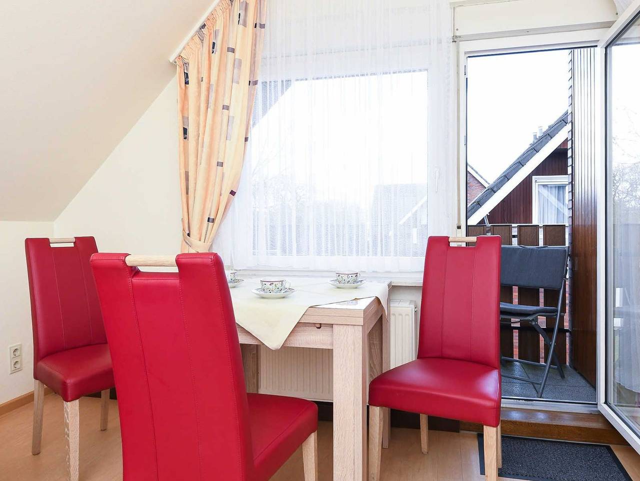 Ganze Ferienwohnung, Haus Lüttje Hörn - Ferienwohnung Luv Lüttje Hörn in Bensersiel, Esens