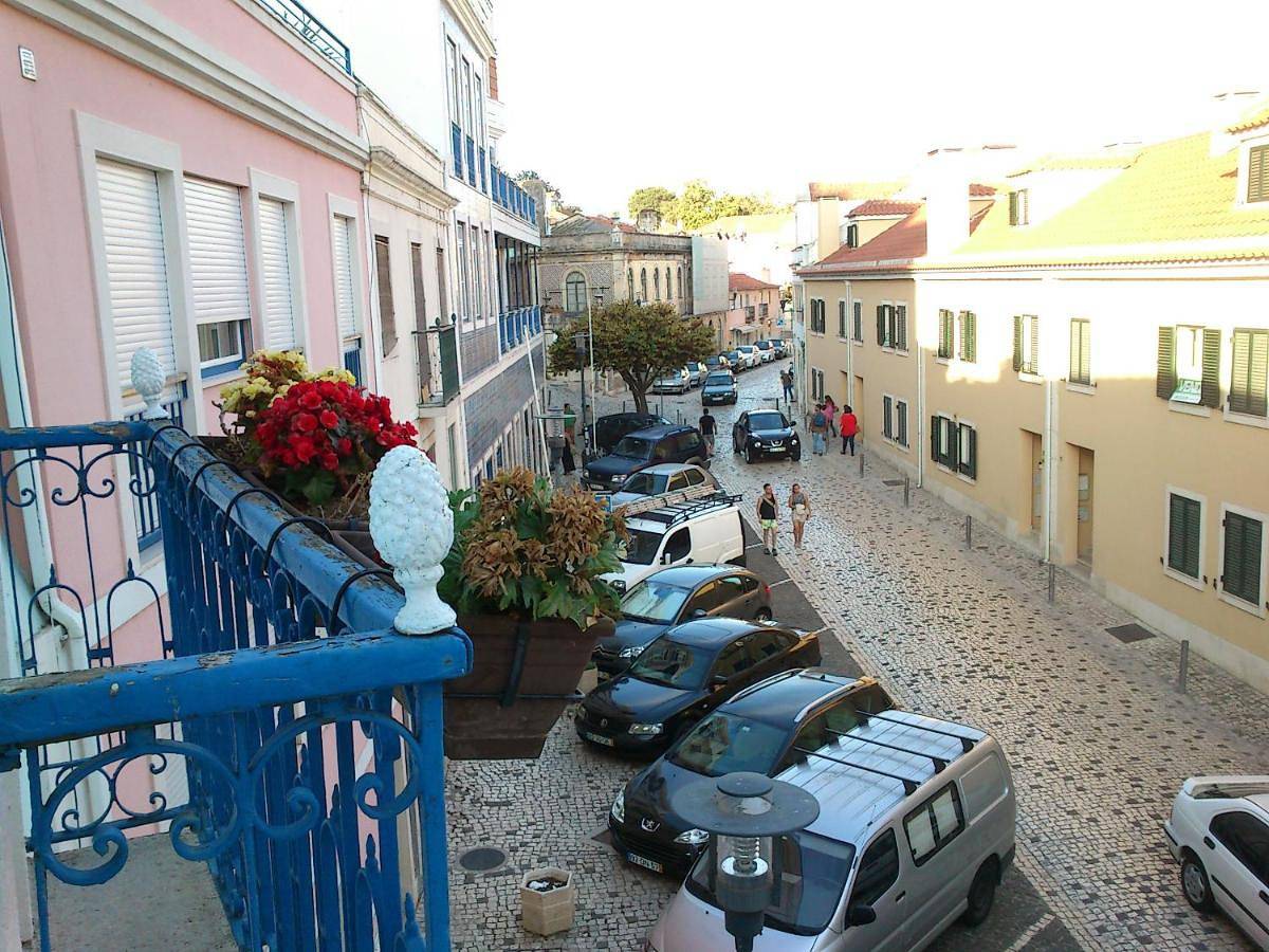 Andar com jardim e estacionamento in Paço de Arcos, Oeiras