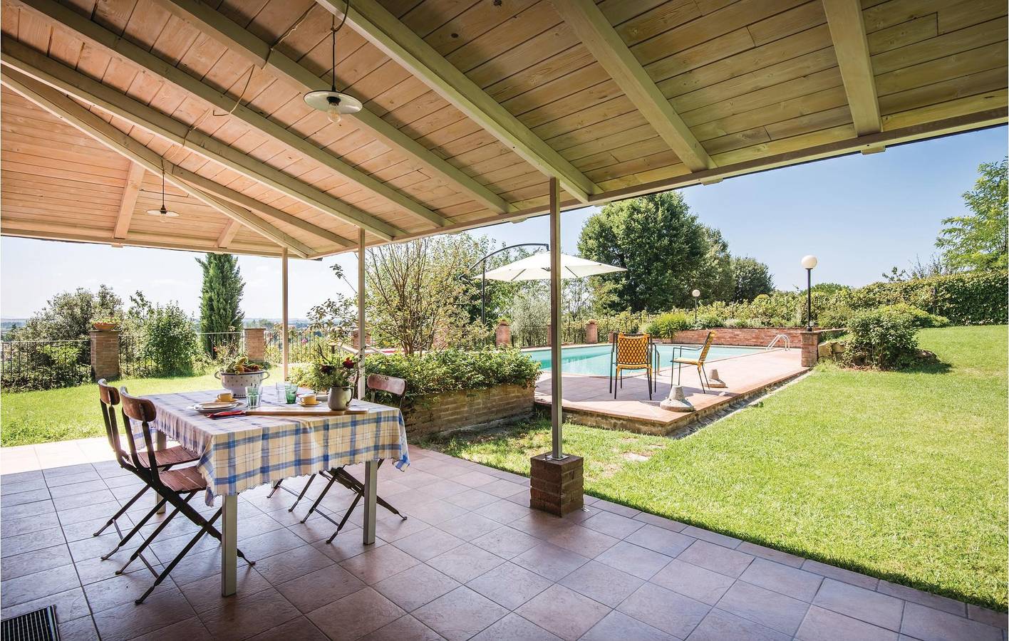 Acogedor refugio con WiFi, aparcamiento y piscina in Provincia de Arezzo