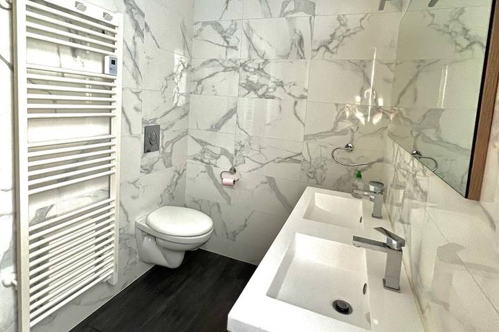 Gîte pour 6 personnes, avec piscine et balcon à Venzolasca - 4