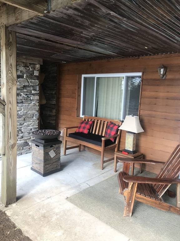 Seeseite Mit Billardtisch in Lake Wallenpaupack