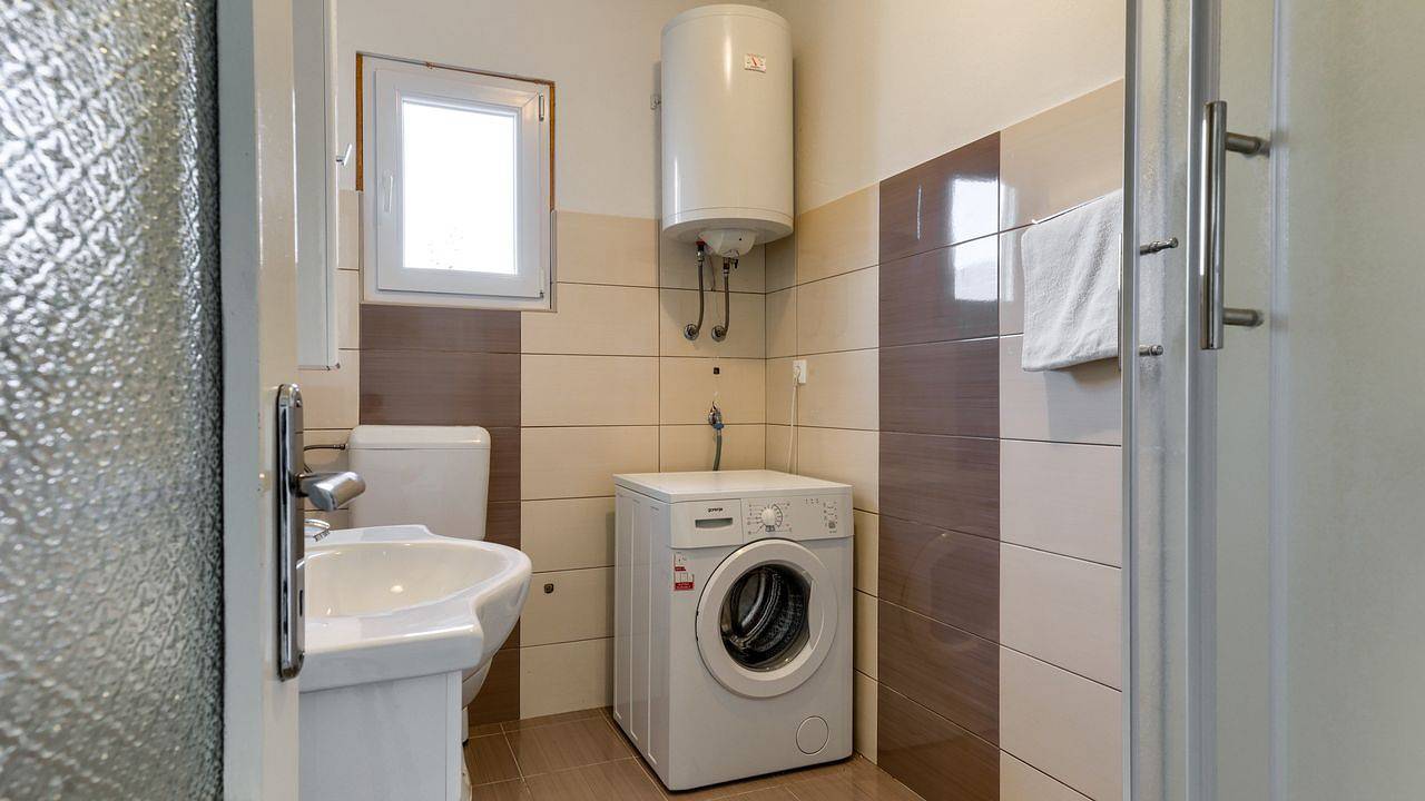 Ferienhaus für 8 Personen (100 m²) in Ljubač in Ljubac, Zadar