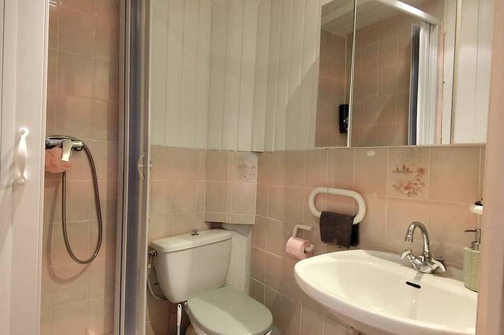 Ganze Wohnung, Noryema Vacation Rental, sleeps 3, 30 m², in the heart of the village, Entraunes in Entraunes, Nizza und Umgebung