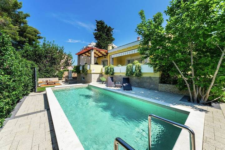 Ferienhaus für 6 Personen, mit Garten in Zadar (Kommun)