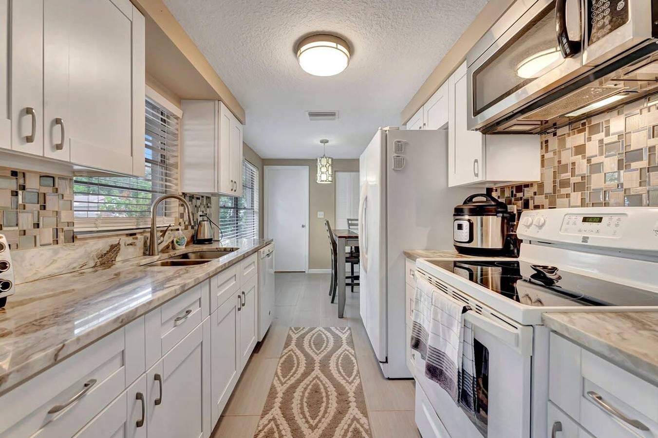 The Tarpon Treasure - Family Home 5 mins to beach  in Tarpon Springs, Pinellas County