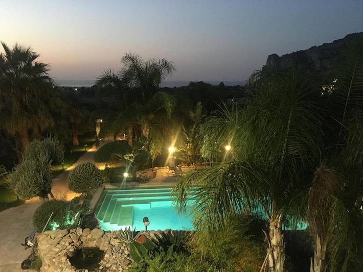 Villa pour 6 personnes, avec jardin et balcon ainsi que vue et piscine à Carini - 4